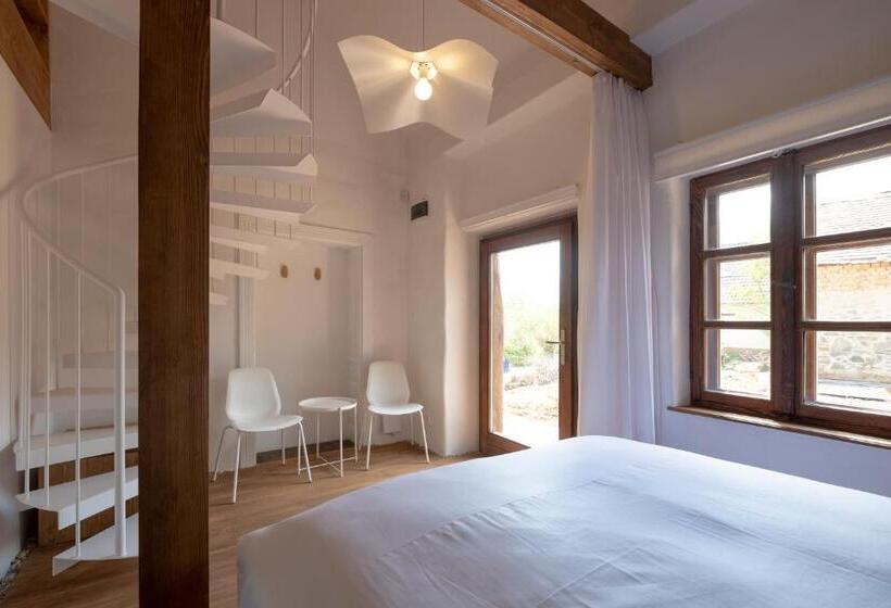 اتاق استاندارد چهار تخته, Almalomb Apartman