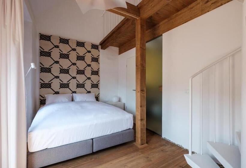 اتاق استاندارد چهار تخته, Almalomb Apartman