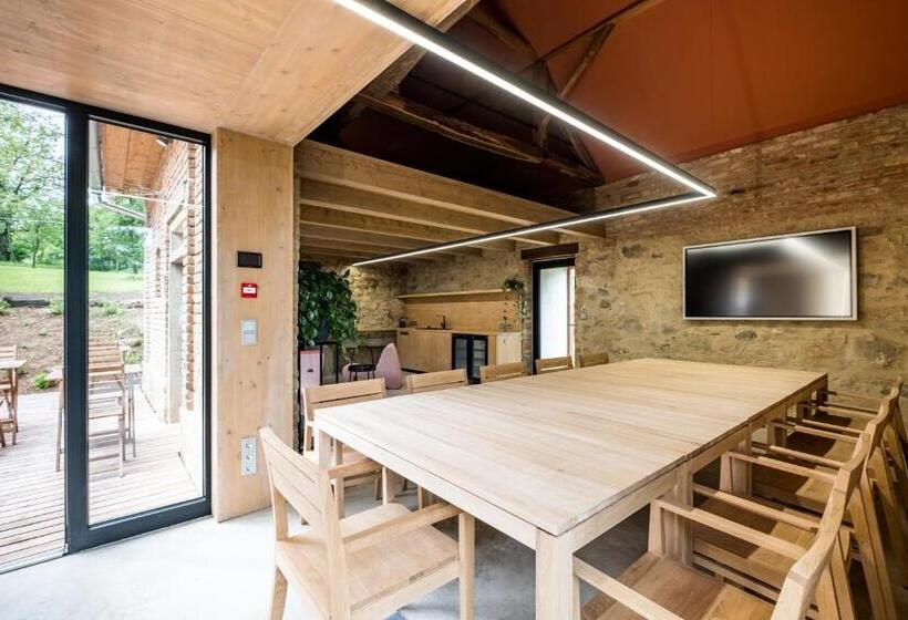 اتاق استاندارد, Almalomb Apartman