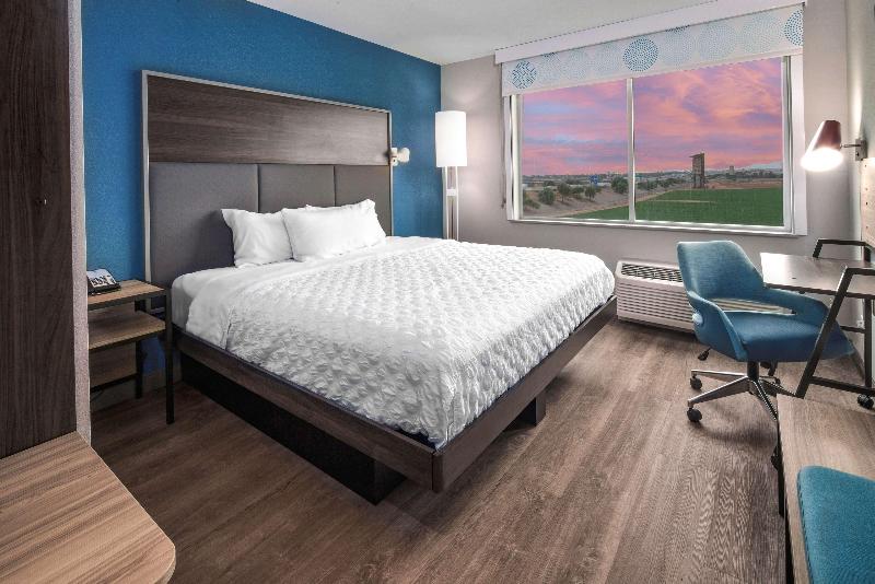 Quarto Estandar Cama King, Tru By Hilton Goodyear Phoenix West, Az