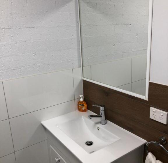 침실 1개 디럭스 아파트, Colonial Inn Guest Rooms