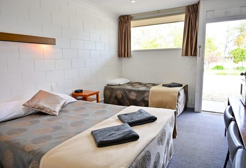 Номер Стандарт, Byer Fountain Motor Inn
