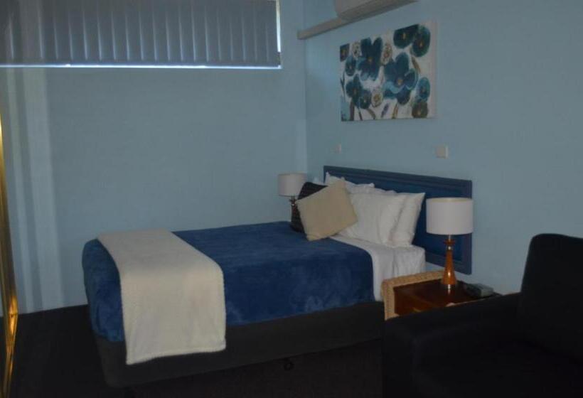 Номер Стандарт, Tall Timbers Motel