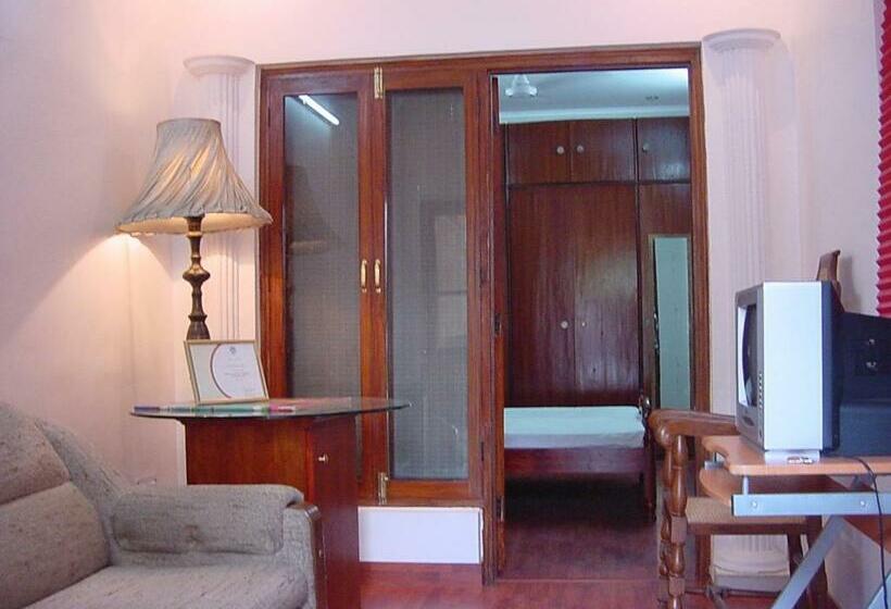 家庭套房, Petite Homestays