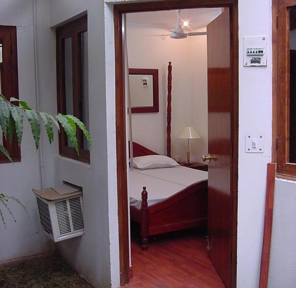 经济房, Petite Homestays