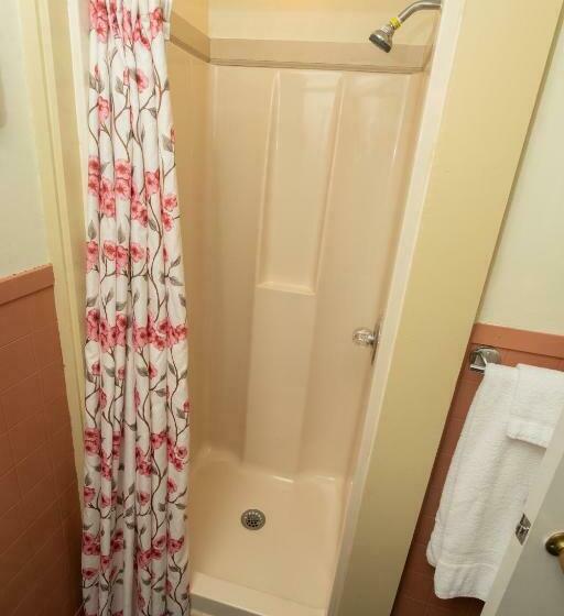 Номер Стандарт Вид на Сад, Governor S Rock Motel