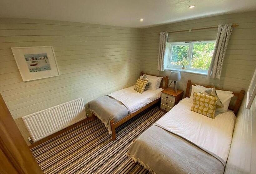 Дом 2 Спальни, Ivyleaf Combe Lodges