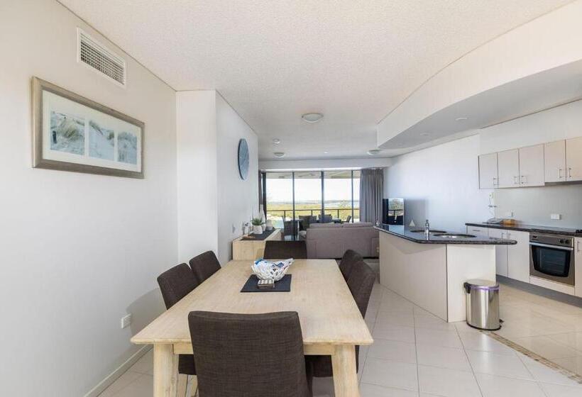 침실 3개 바다 전망 아파트, The Waterford Prestige Apartments