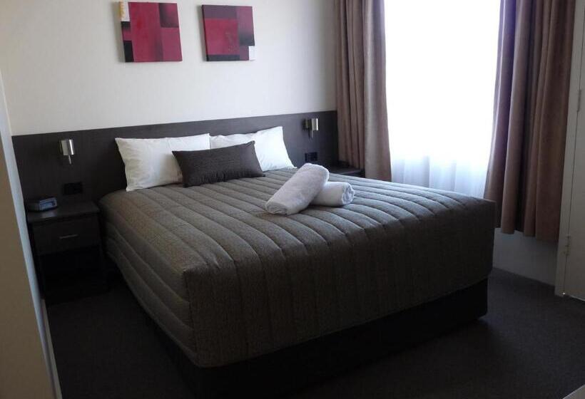 수피리어 룸, Loddon River Motel
