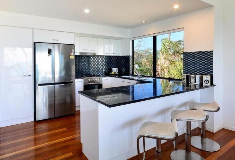 דירת 2 חדרים נוף לים, Pinnacle Apartments