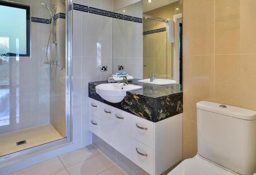 דירת 2 חדרים נוף לים, Pinnacle Apartments