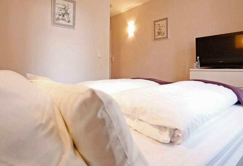 ベーシックルーム, Weinreich, Gästezimmer & Weinstube