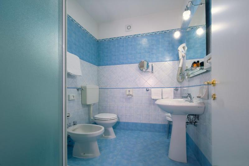 اتاق استاندارد, Cdh Hotel Modena