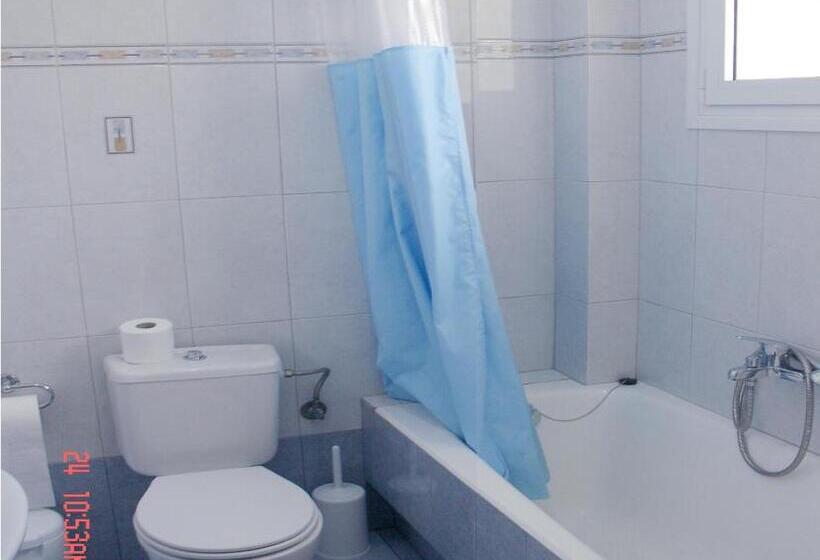 اتاق خانوادگی, Kronio
