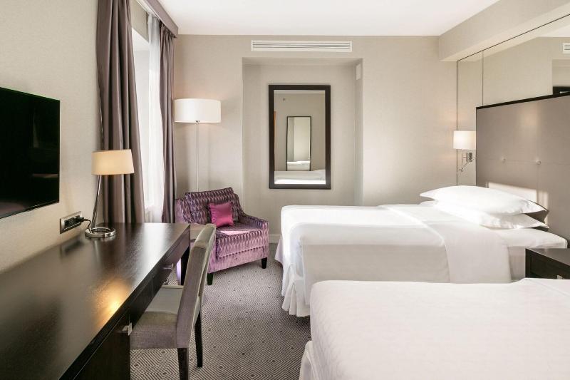 اتاق کلاسیک با چشم‌انداز شهر, Sheraton Bucharest