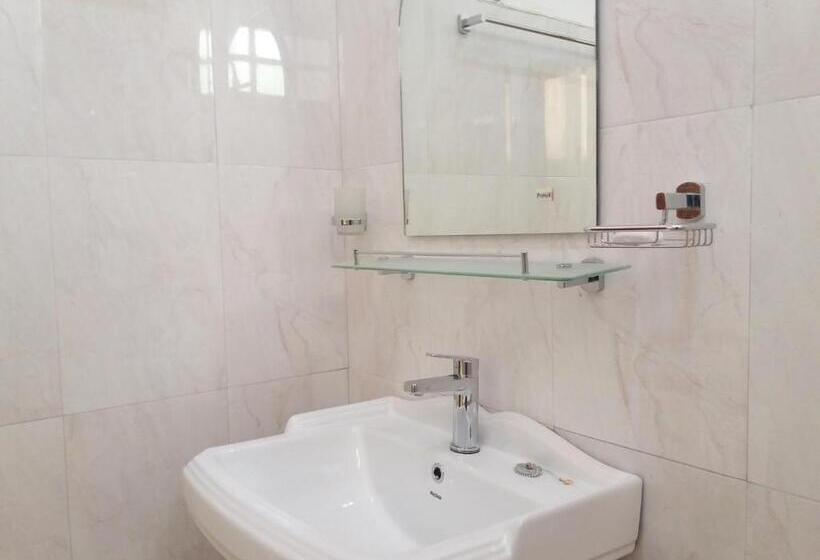 Quarto Estandar, Dinaro Guest