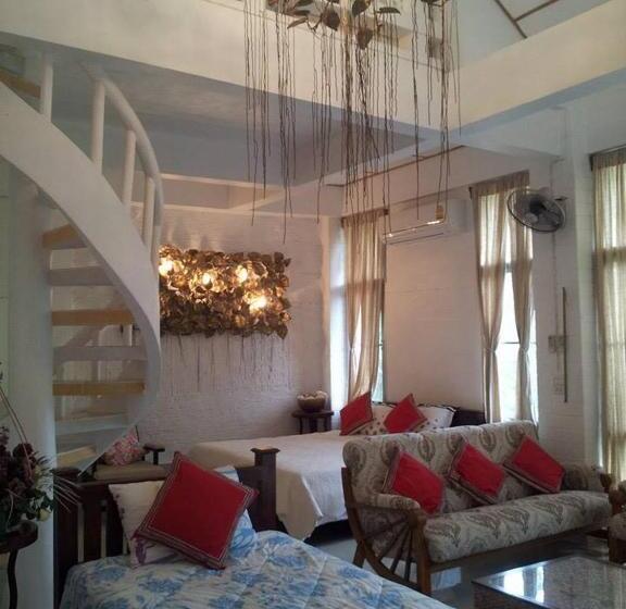 Семейный Номер, Banthorphan Resort