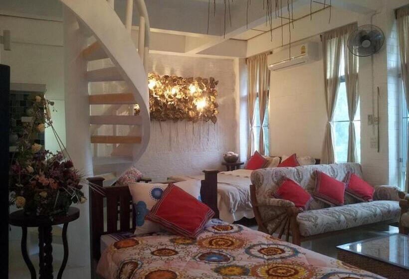 家庭间, Banthorphan Resort