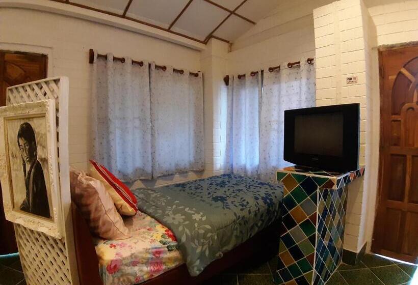 اتاق استاندارد سه تخته با بالکن, Banthorphan Resort