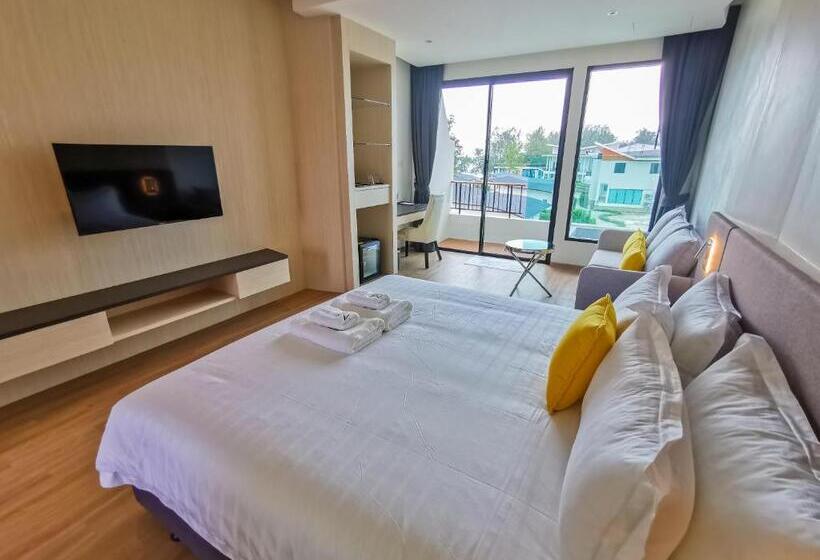 اتاق اساندارد با چشم‌انداز جانبی به دریا, De Veranio Resort