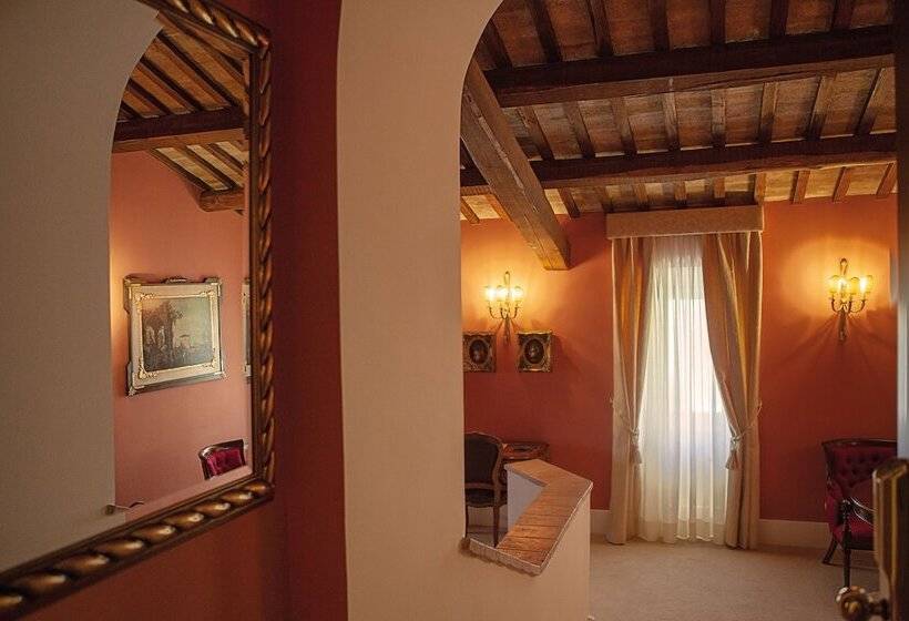 Полулюкс, Borgo Pilotti Hotel & Restaurant