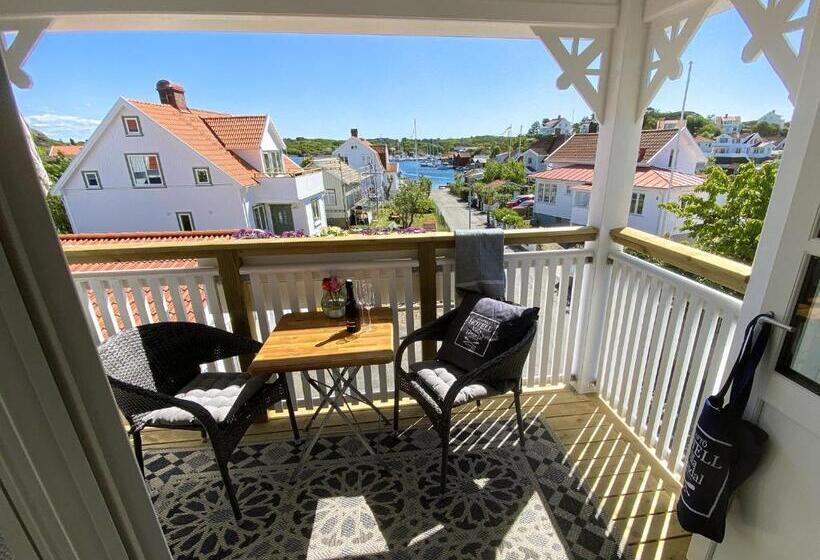 Номер Deluxe Вид на Море с Балконом, Skaftö Hotell Villa Lönndal, Grundsund