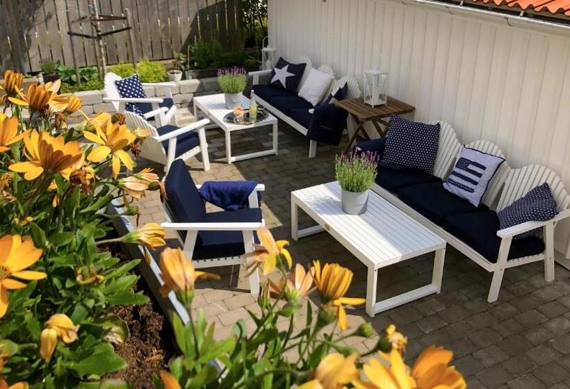 Апартаменты 1 Спальня с Террасой, Skaftö Hotell Villa Lönndal, Grundsund