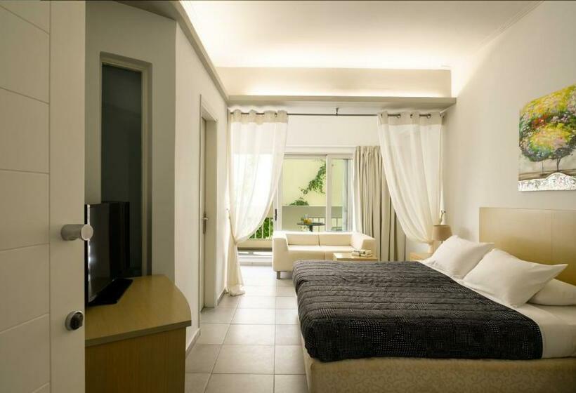 سوییت جونیور, Afroditi Venus Beach Resort