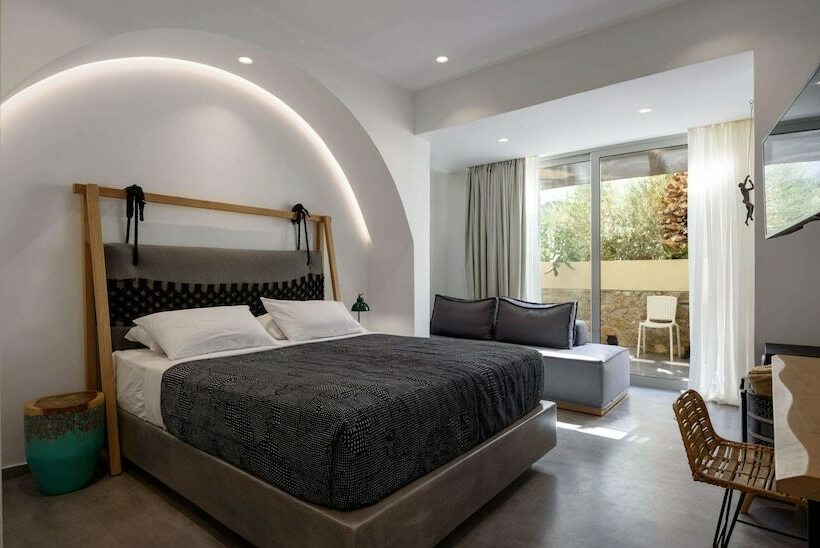 سوئیت جونیور با ماساژ آبی, Afroditi Venus Beach Resort