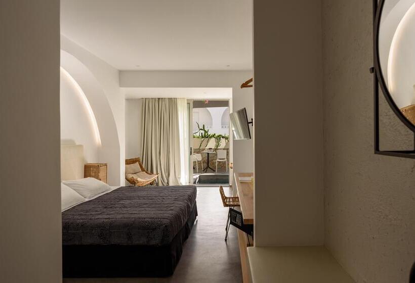 سوئیت جونیور با ماساژ آبی, Afroditi Venus Beach Resort