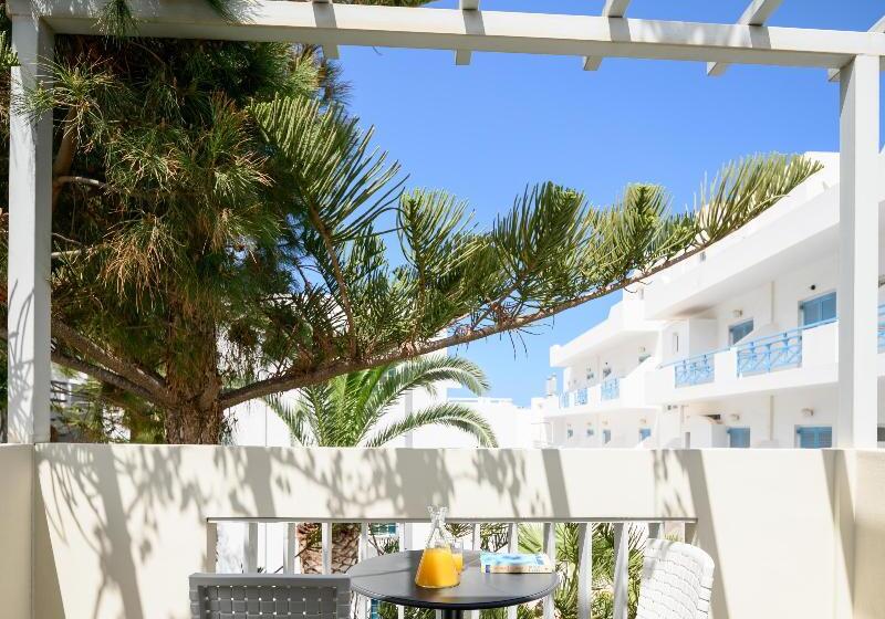 سوییت جونیور, Afroditi Venus Beach Resort