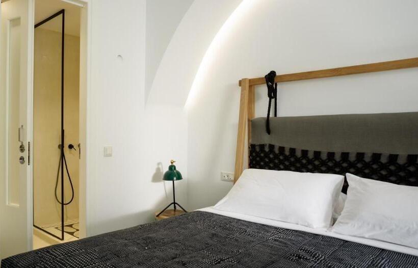 سوئیت جونیور با ماساژ آبی, Afroditi Venus Beach Resort