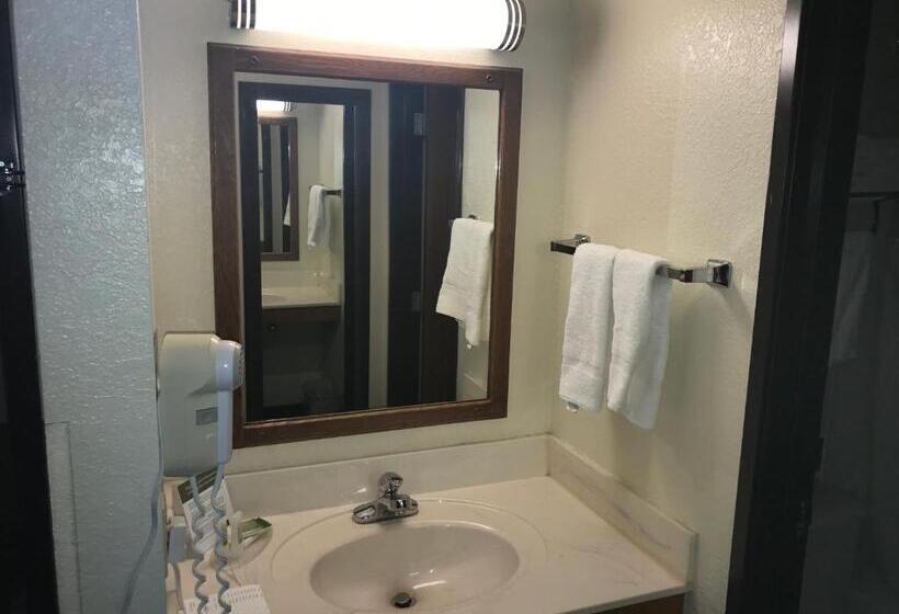 Люкс Повышенной Комфортности, Northwoods Inn & Suites Blackduck