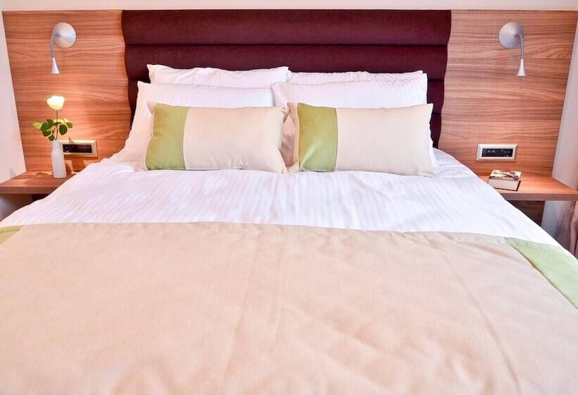 اتاق استاندارد, Capitolina City Chic