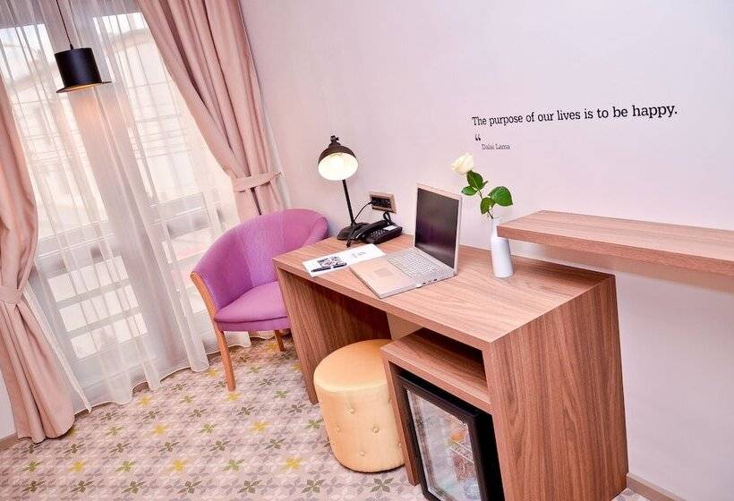 اتاق استاندارد, Capitolina City Chic