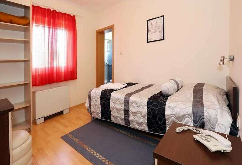اتاق استاندارد یک نفره, Globtour Inn