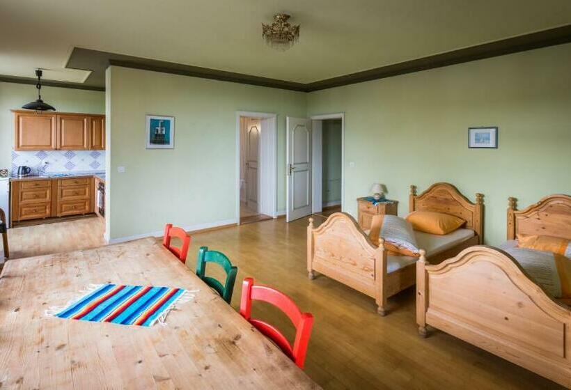 Апартаменты 2 Спальни, Gasthof Zur Traube