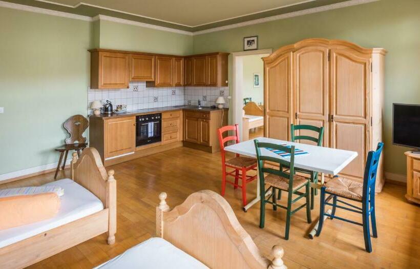 Апартаменты 2 Спальни, Gasthof Zur Traube