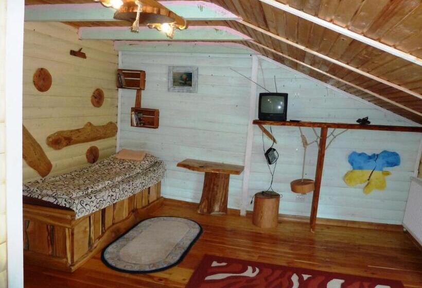 اتاق استاندارد سه نفره, Kostel House