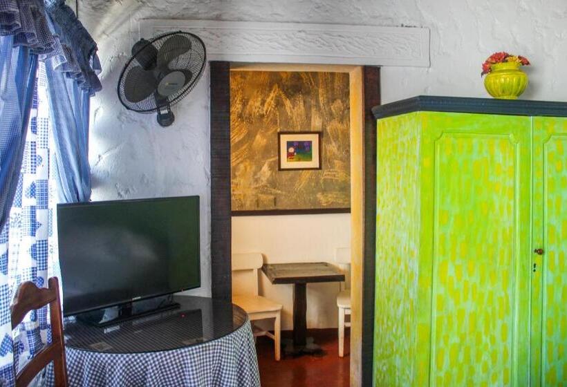 سوییت, Casa Del Gringo