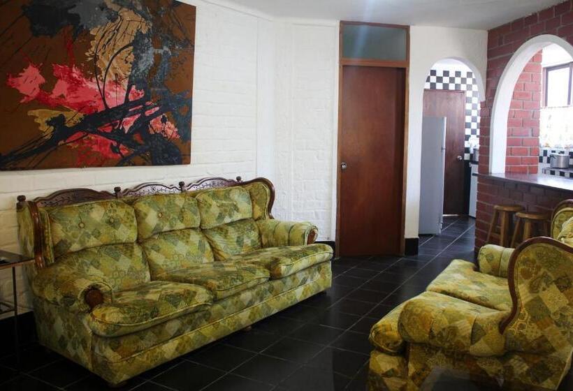 بنگله خانوادگی, Casa Del Gringo
