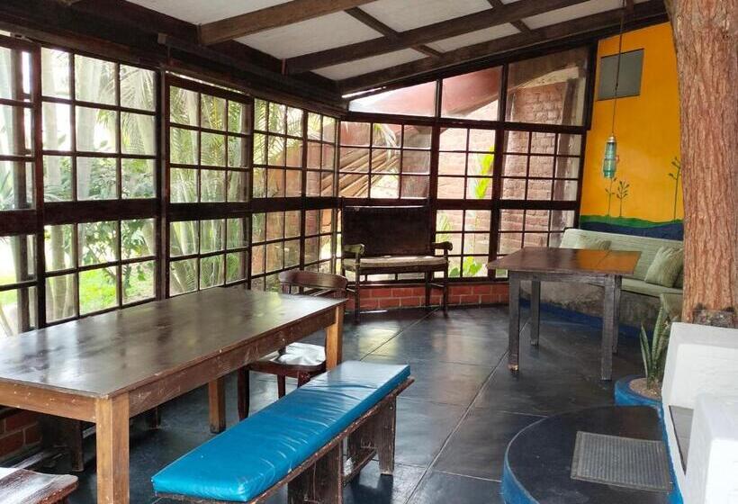 بنگله خانوادگی, Casa Del Gringo