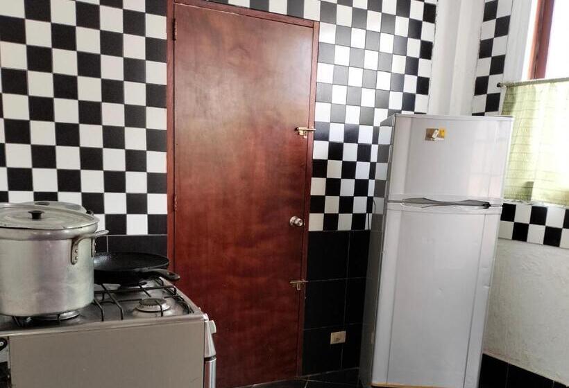 بنگله خانوادگی, Casa Del Gringo