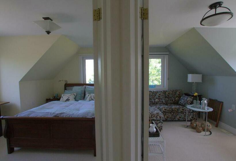 סוויטה דלוקס, The Empty Nest B & B