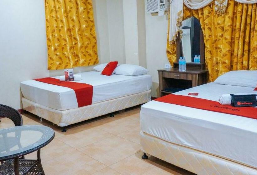 Номер Deluxe, Reddoorz Near Talisay District Hospital
