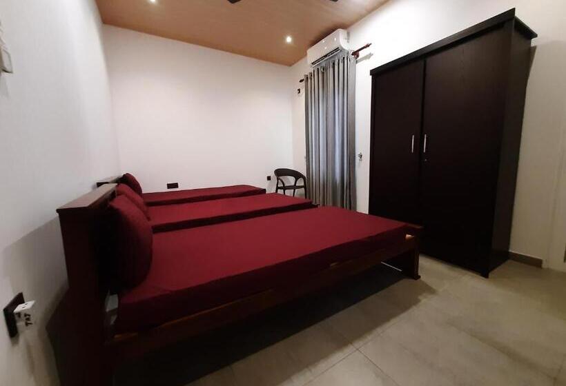 Номер Стандарт Трехместный, Taj Residence