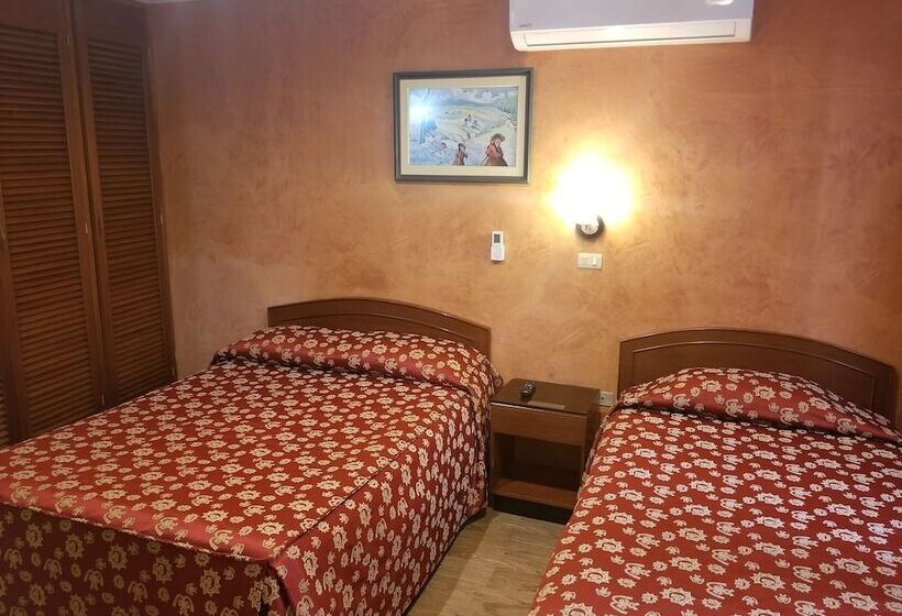 スタンダード４人部屋, El Brujo Hotel   La Merced