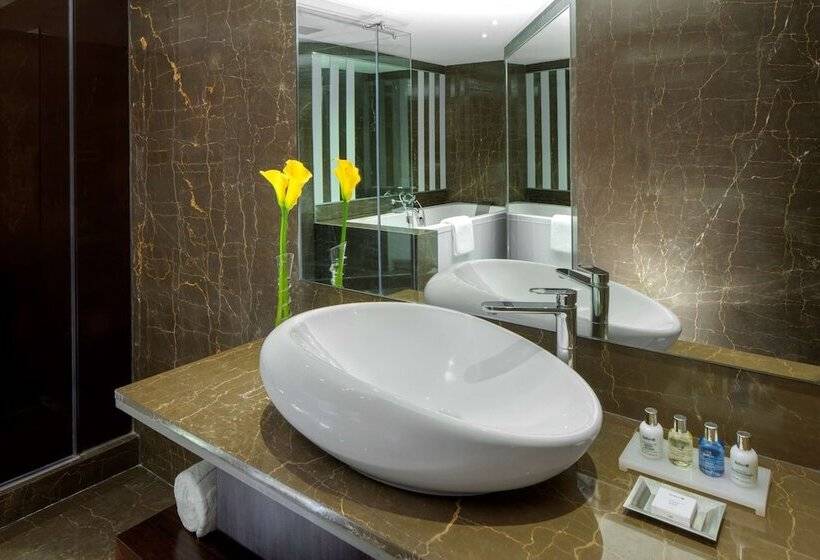 수피리어 룸, Radisson Blu Atria Bengaluru