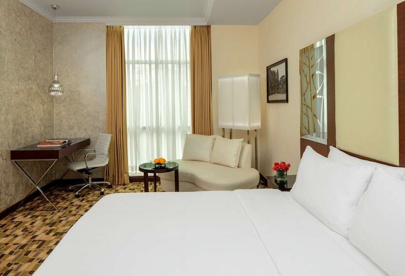 Номер Superior, Radisson Blu Atria Bengaluru