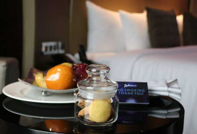 Номер Superior, Radisson Blu Atria Bengaluru